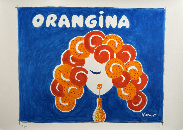 Orangina Curly hair - blue background